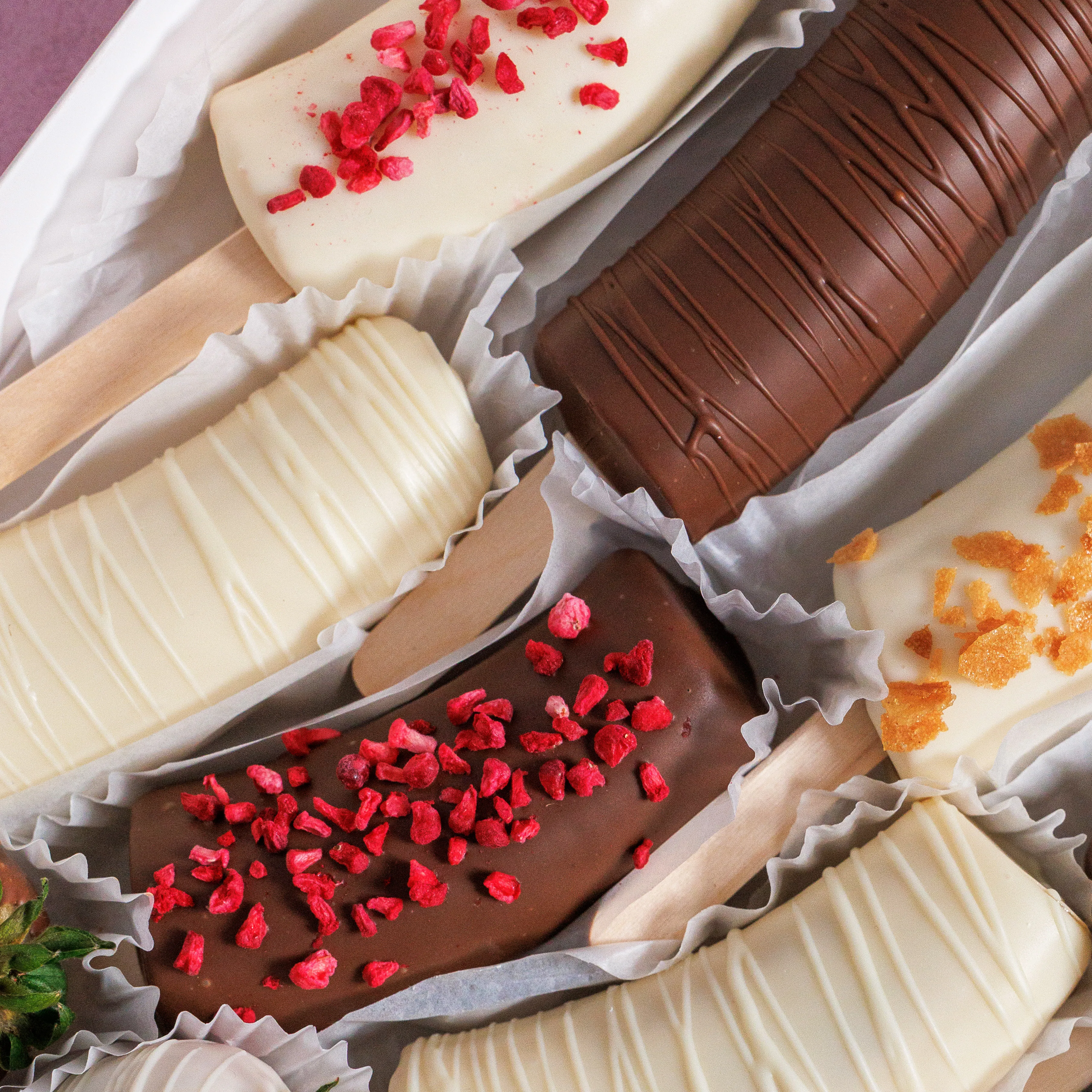 Букет Бананы в шоколаде с клубникой От всего сердца