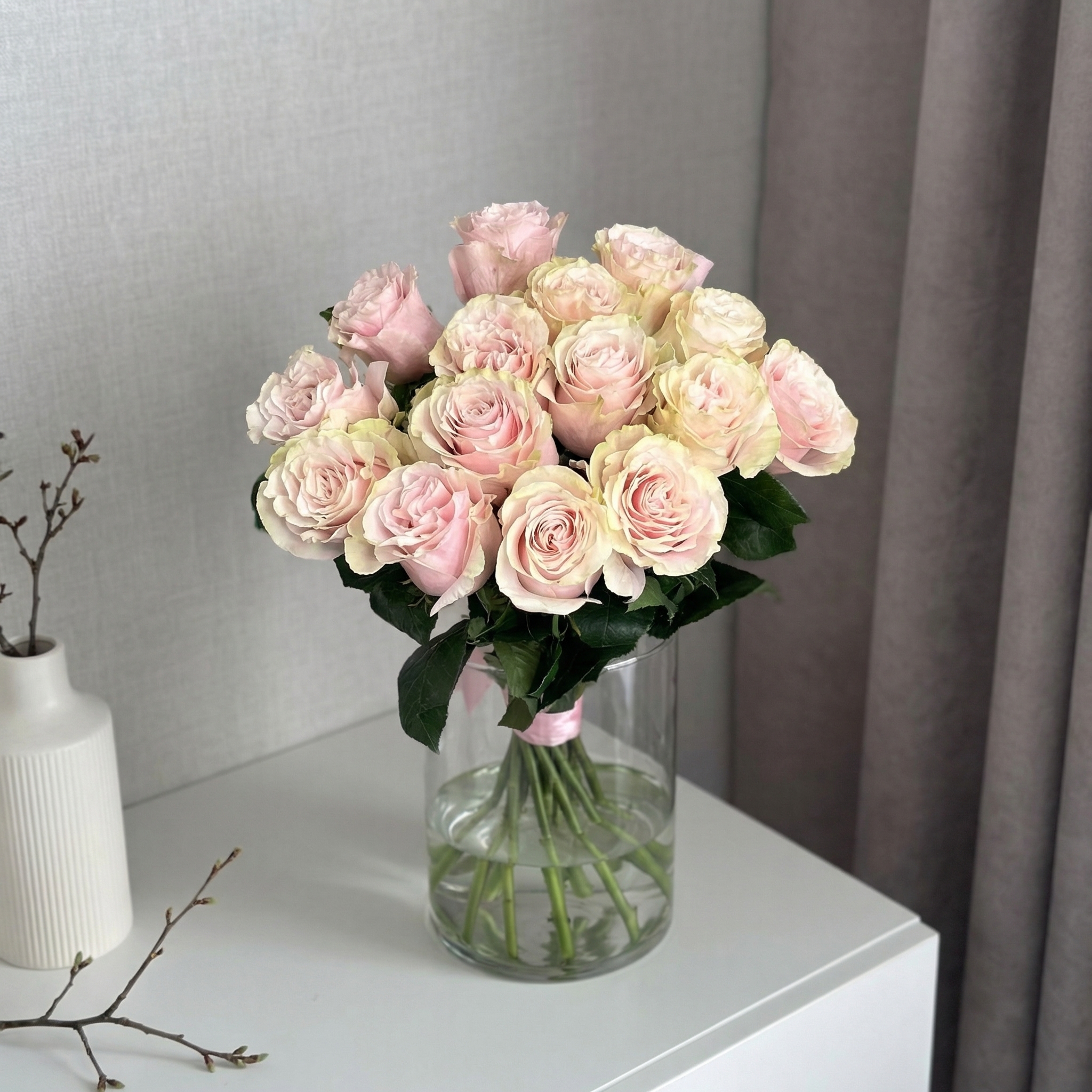 Букет Букет из 15 розовых роз под ленту