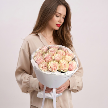 Букет Монобукет из розовых роз №4